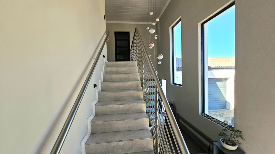 5 Bedroom Property for Sale in Sandy Point Beach Estate Western Cape